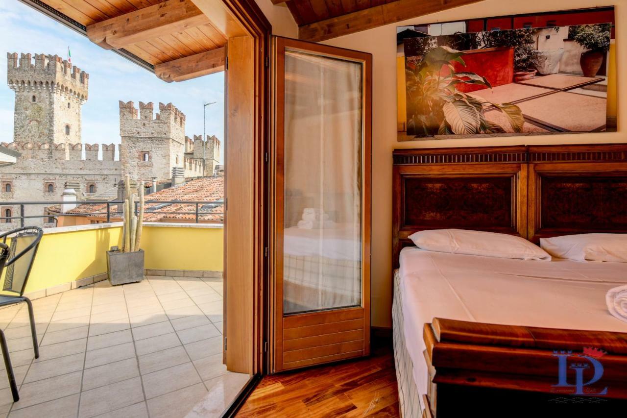 Desenzanoloft Official Partner Marriott Homes & Villas -Penthouse Never Say Never Sirmione Castle View Εξωτερικό φωτογραφία