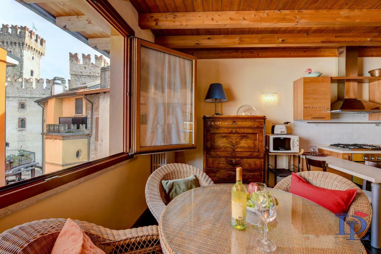 Desenzanoloft Official Partner Marriott Homes & Villas -Penthouse Never Say Never Sirmione Castle View Εξωτερικό φωτογραφία